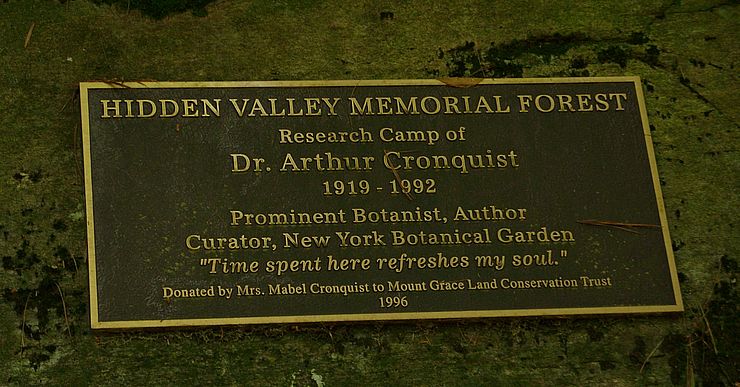 Plaque honoring Arthur Cronquist